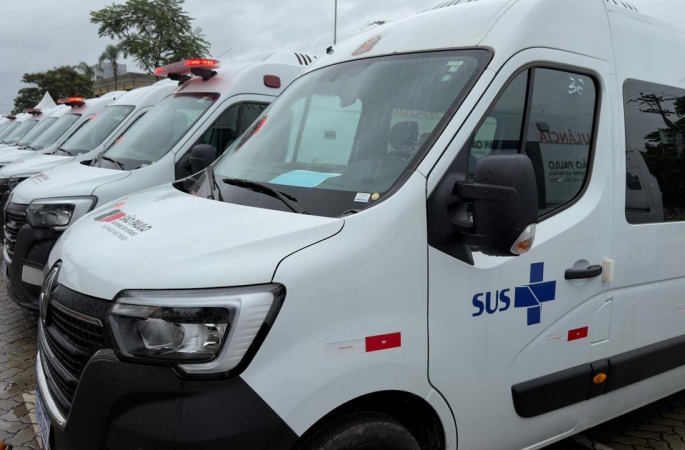 Avaré é contemplada com ambulância e van para serviços municipais de saúde