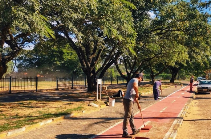 Parceria entre Turismo e Serviços revitaliza ciclovia do Balneário Costa Azul e reforça cuidado com espaço público