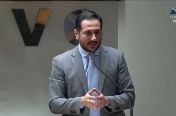 Procurador do Município vai à Câmara municipal e responde questionamentos sobre pagamento de energia elétrica das vias e praças públicas