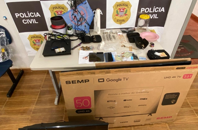 Investigação sobre tráfico leva à prisão de dupla e apreensão de objetos suspeitos em Iaras