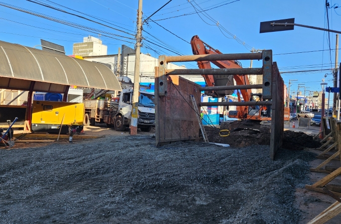 Prefeitura dá sequência à obra de drenagem no centro de Avaré