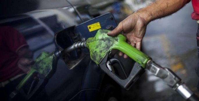 Gasolina acumula 115 ajustes de preços desde julho e sobe 25%