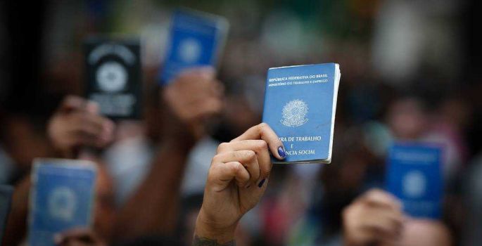 Governo publica MP que permite suspensão de trabalho por 4 meses