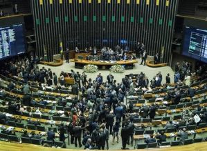 Câmara se prepara para afrouxar Lei de Improbidade