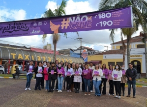Panfletagem no Largo do Mercado destaca campanha contra violência feminina