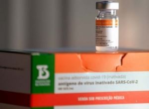 Anvisa recomenda que Ministério da Saúde avalie 3ª dose para quem tomou Coronavac