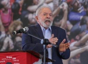 Lula admite que será candidato em 2022 em entrevista à revista francesa