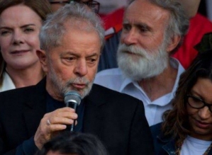 Fachin anula todas as condenações de Lula na Lava Jato e torna ex-presidente elegível