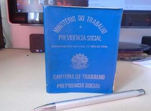Rejeição de jovens à carteira assinada impulsiona apagão de mão de obra na indústria