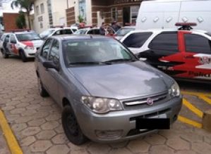 Homem deixa carro em “boca de tráfico” em troca de drogas em Avaré