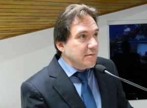 “Até agora não tem Projeto de Lei para aumentar o salário dos funcionários”, diz vereador