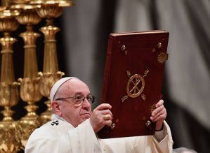 Papa Francisco pede menos consumismo e mais esforço pela paz
