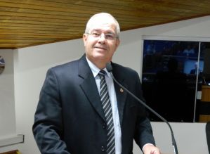 Vereador destaca programas da PM que auxiliam a educação e defende “Operação Delegada”