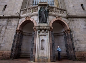 Vaticano intervém no Mosteiro de São Bento após acusações de assédio sexual, diz TV