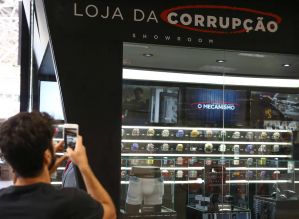 José Padilha: O mecanismo agradece