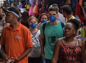 Sociedade Paulista de Infectologia alerta para risco de nova onda da covid com flexibilização em SP