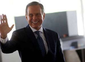 Doria diz que presos de SP vão pintar as 5.500 escolas da rede estadual
