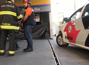 Funcionário e cliente morrem após explosão em posto de combustível