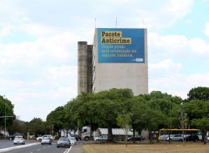 Deputados incluem no pacote anticrime proibição à “saidinha” de preso por crime hediondo