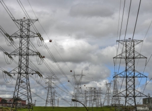 Conta de luz segue com taxa extra mais alta em agosto