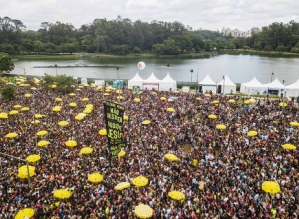 Sem a contenção do coronavírus, Carnaval 2022 pode se tornar uma péssima lembrança