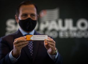 Estudo aponta segurança da vacina, e Doria quer aplicação em dezembro
