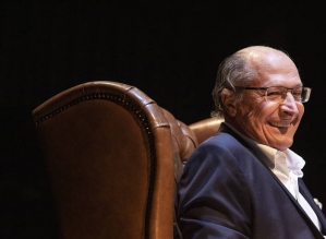 Provável vice de Lula, Alckmin deve ganhar cargo na direção do PSB