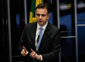 Pacheco é reeleito com apoio de Lula e afasta zebra bolsonarista no Senado