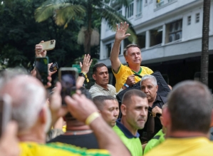 Lula precisa entender recado da Paulista: candidato ou não, Bolsonaro move multidões e divide o País