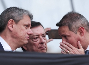 Descontente, Tarcísio define saída antecipada de Derrite do governo