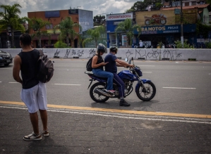 Morte de motociclistas aumentou em 29 municípios da Grande SP desde início de apps de carona