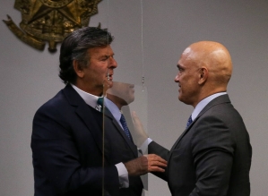 Fux antecipa divergências com Moraes em julgamento de Bolsonaro, e ministros trocam indiretas