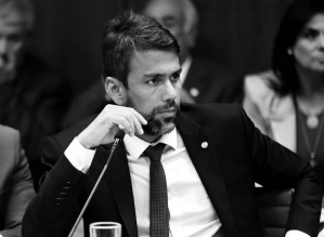 Vexame em troca de ministro expõe fragilidade do governo Lula