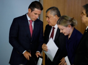 Motta destrava emendas de comissão e distribui R$ 11 milhões extras por deputado