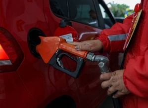 AGU pede investigação sobre formação de preços de combustíveis