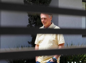 Defesa de Bolsonaro diz que discorda de votos de Moraes e Dino, mas que respeitará decisão do STF