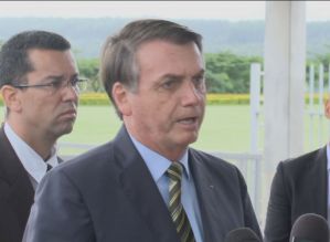 Jair Bolsonaro amplia lista de serviços essenciais