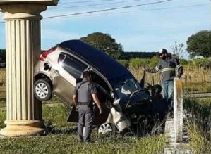 Mulher morre em acidente na entrada de Cerqueira César