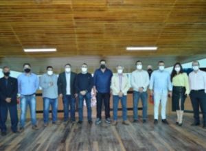 Deputado federal visita Avaré e recebe reinvindicações de vereadores e prefeito