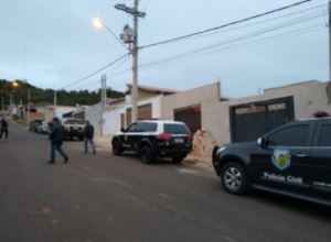 Polícia Civil realiza operação para cumprimento de mandados de prisão e de busca domiciliar