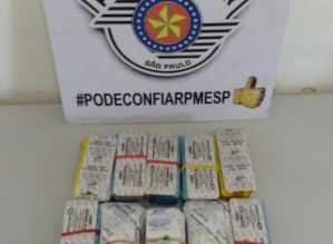 IDOSO É PRESO COM MEDICAMENTOS DE IMPORTAÇÃO PROIBIDA
