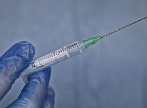 Autorização para vacina poderá ser dada em até 10 dias, diz Anvisa