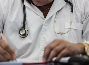 Nova regra libera médicos para atender pela internet