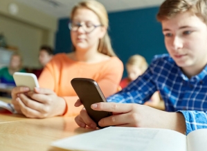 Escola é lugar de celular?