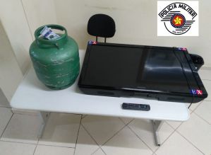 Dois são presos após furtarem residência em Avaré