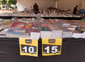 Largo São João recebe nova edição da Feira Popular do Livro