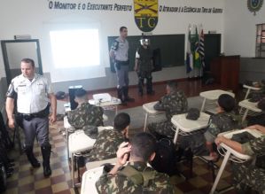 Polícia Rodoviária realiza palestra no TG de Avaré