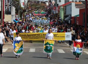 Desfile  homenageou o escultor Fausto Mazzola