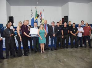 Delegados de Avaré são homenageados em Itaporanga com o título de Cidadão