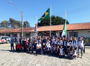 Alunos da escola Ana Novaes participam da “Escolinha da PM”